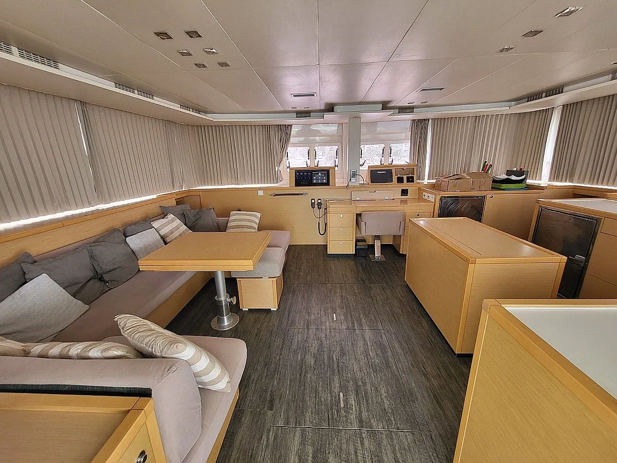 Aura Charterboot - 3