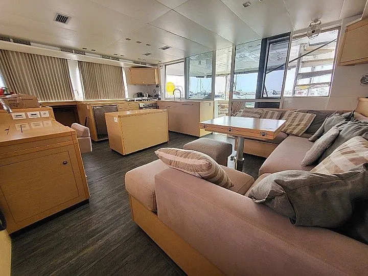 Aura Charterboot - 5