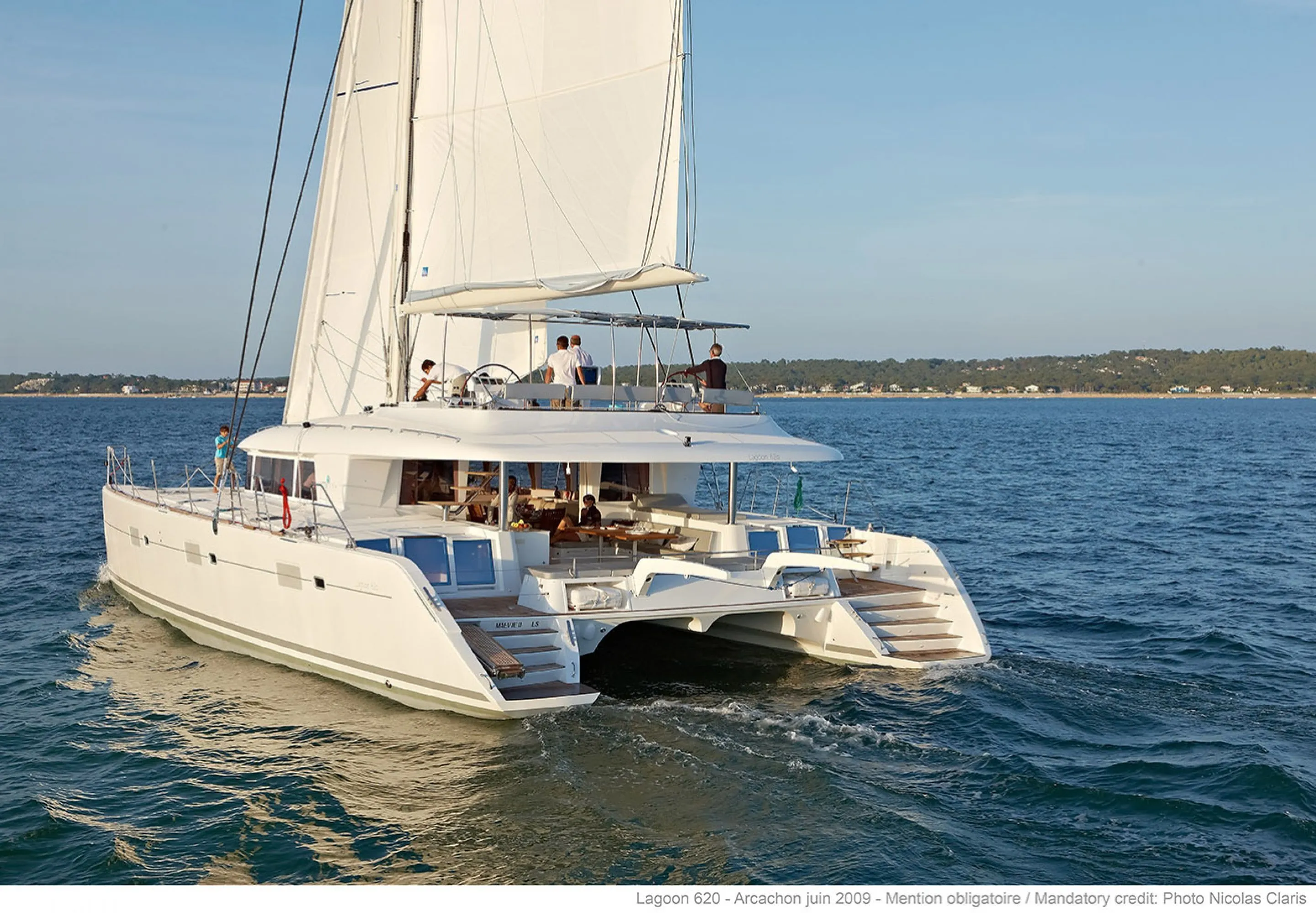Rent a 18.9m Catamaran Lagoon 620 in Pozzuoli