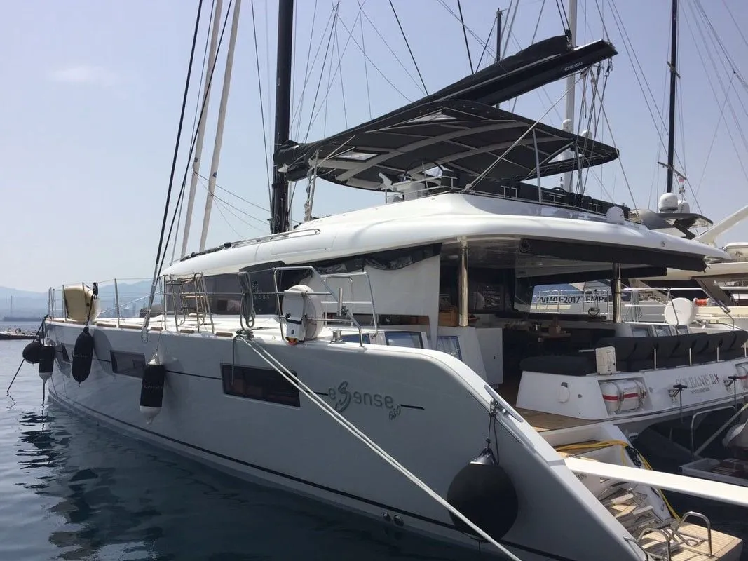 Charter a 18.9m Catamaran Lagoon 620 in Salerno