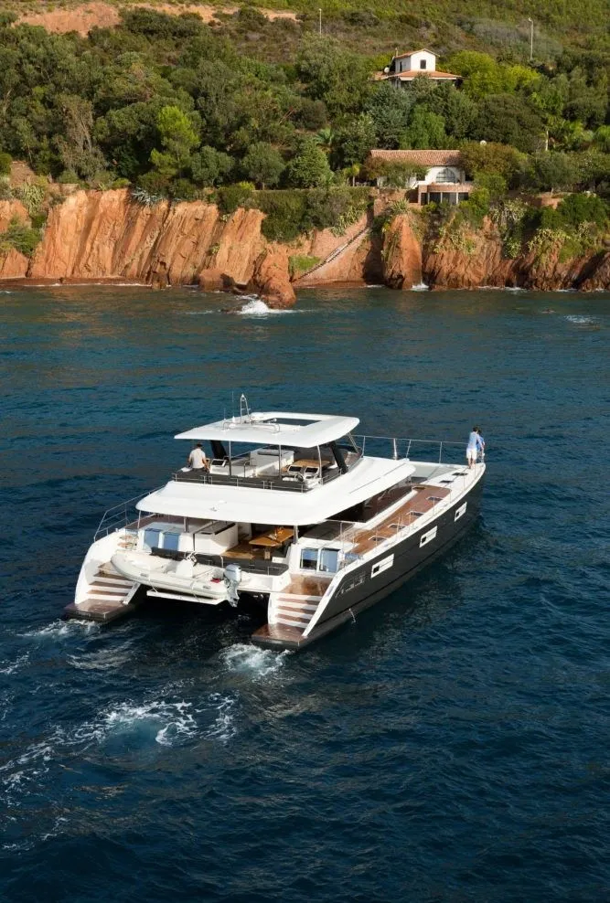 19.5m Uturoa 5 Cabin Power Catamaran Hire