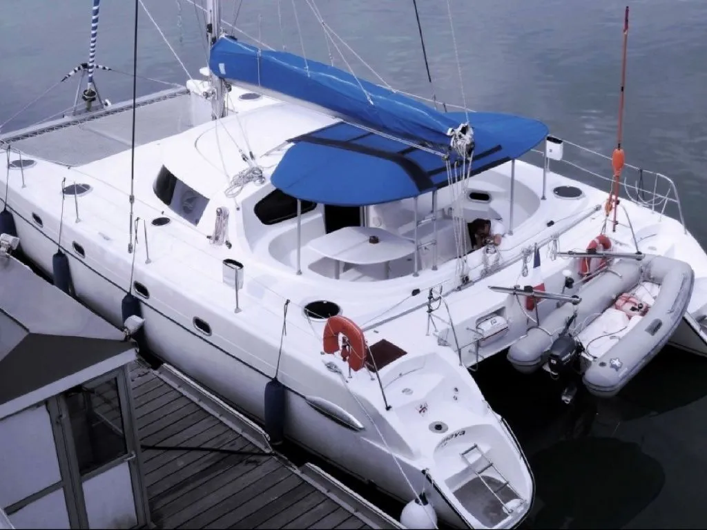 Explore Santa Marta on a 13.1m Lagoon Power 43 Catamaran Rental