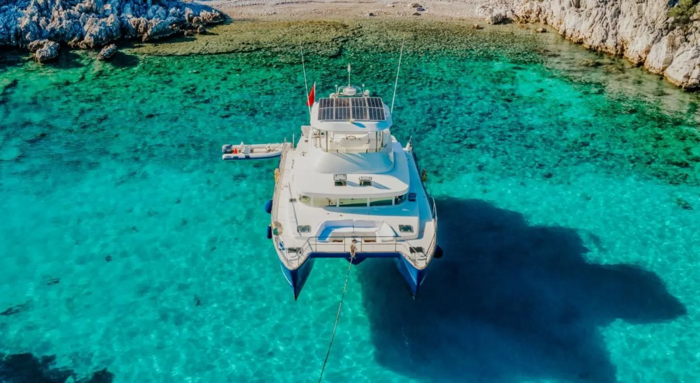 Charter a 13.11m Power Catamaran Lagoon Power 43 in Marmaris