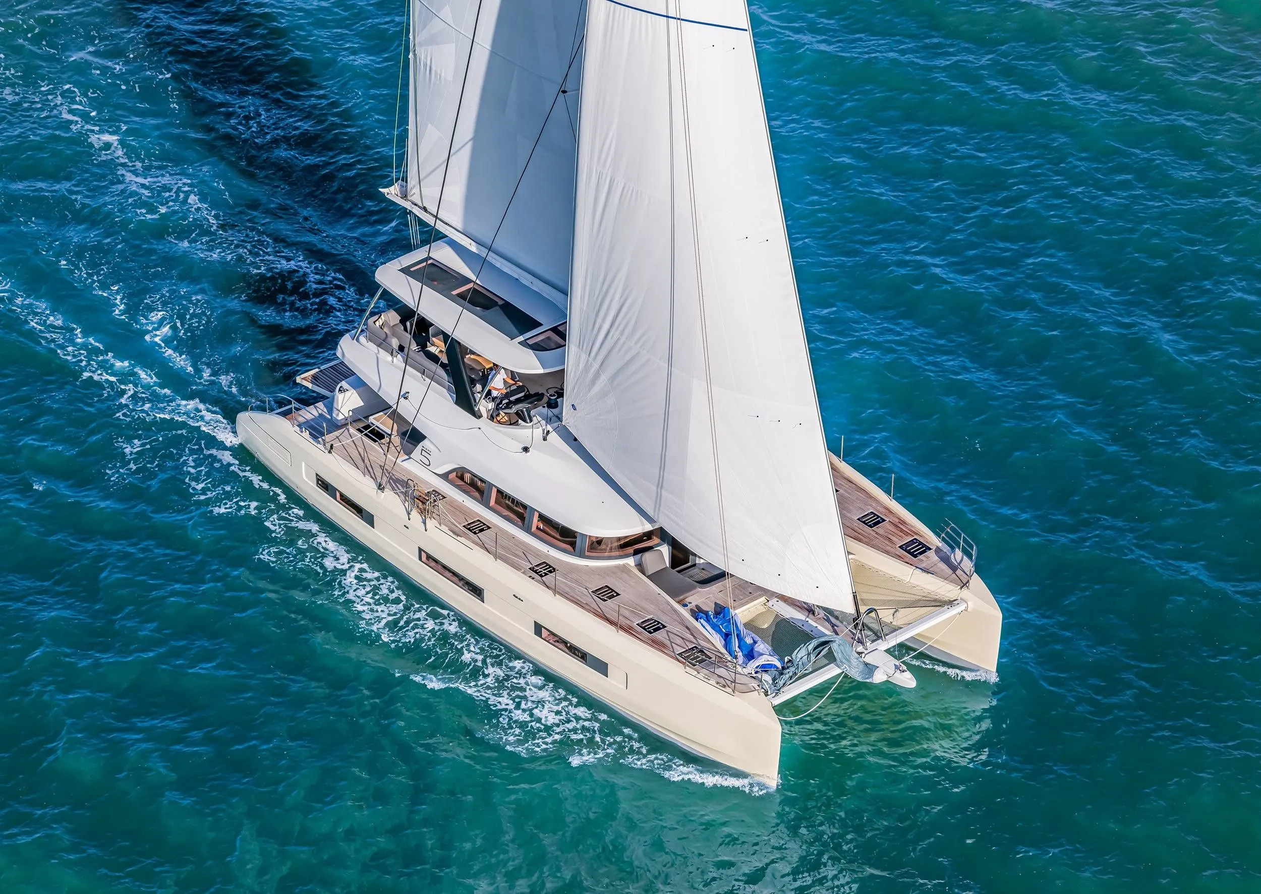 Boot - Explore Elliniko on a 20.55m Rental Lagoon Sixty 5