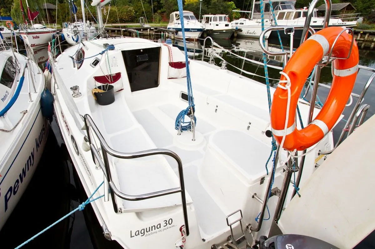 Toscania 2 Charter Boat