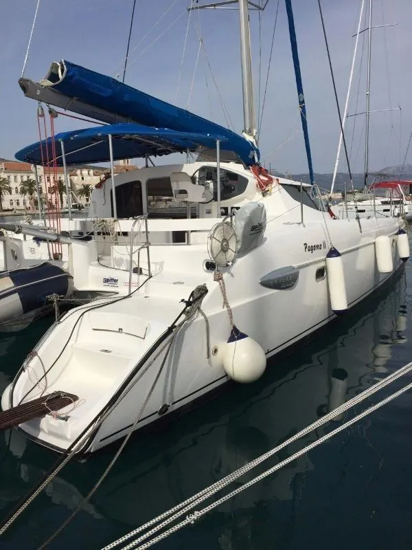 11.9m Izola Catamaran Lavezzi 40 Hire