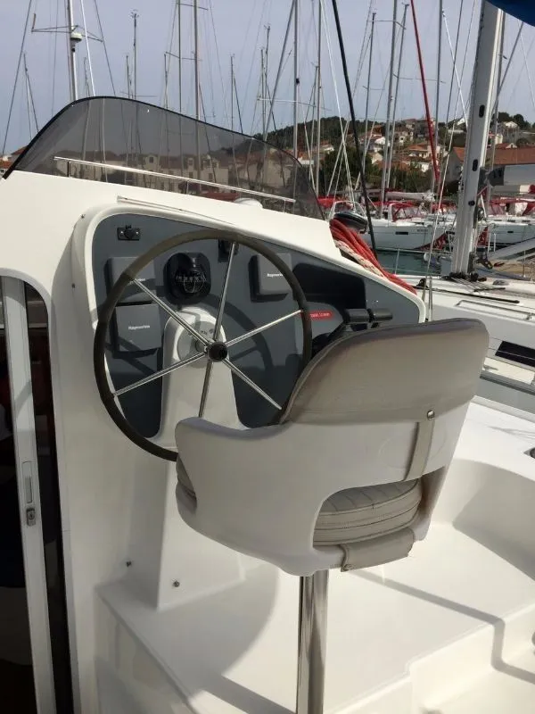 11.9m Izola Catamaran Lavezzi 40 Hire