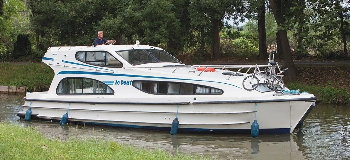 Explore Wolfsbruch on a 12m Rental House Boat