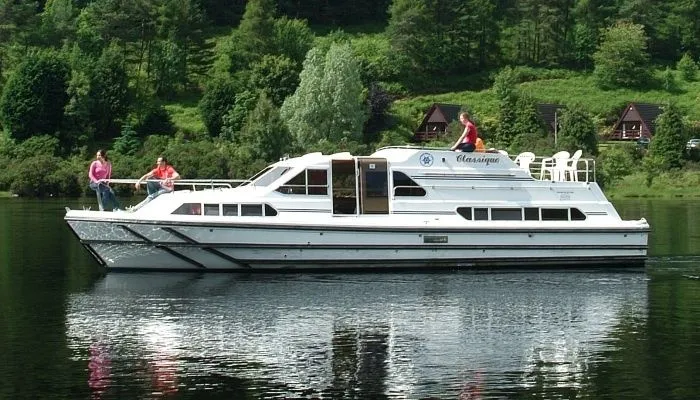 Charter a 12.8m Boat in St. Jean-de-Losne
