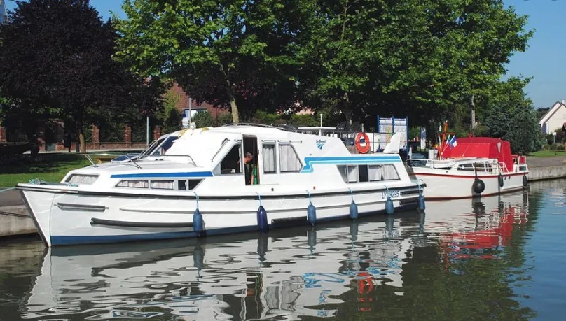 BF Cassafieres 2 Charter Boat