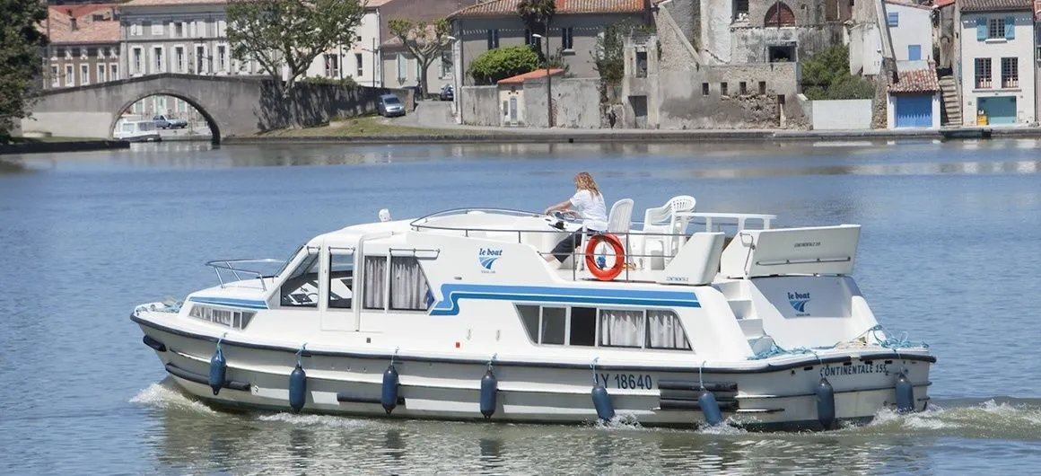 Explore Portiragnes on a 12.75m Rental House Boat