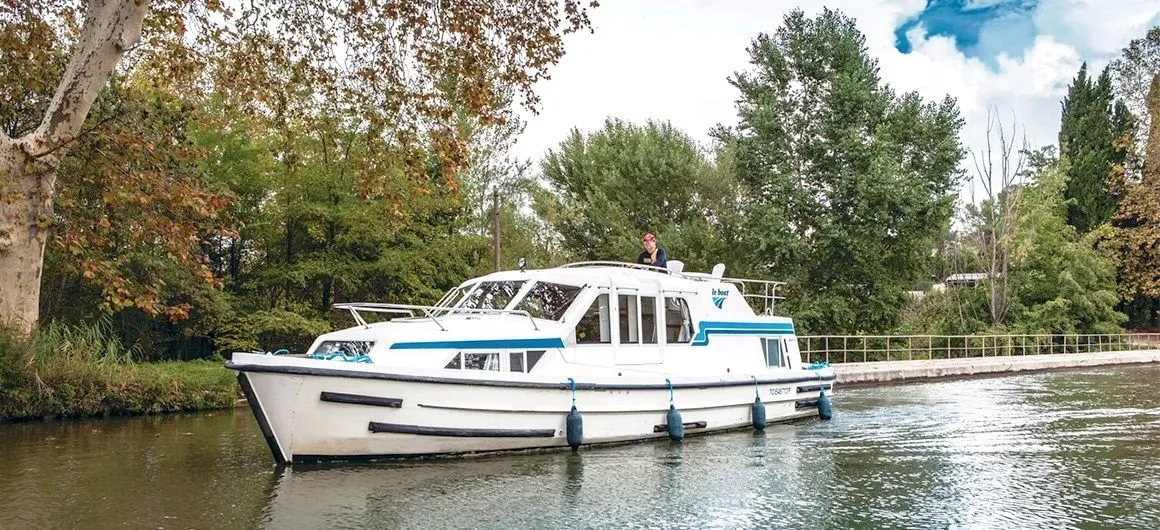 Charter a 11.35m Boat in St. Jean-de-Losne
