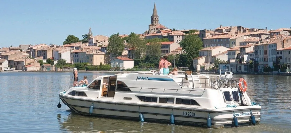 Explore Wolfsbruch on a 14.63m Rental Boat