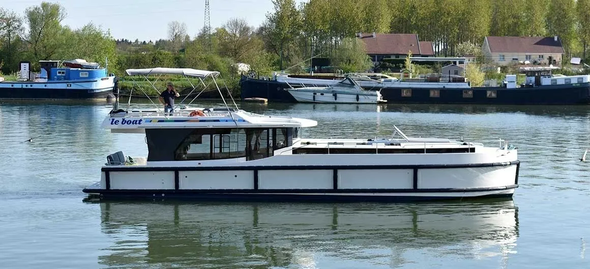 PF Aquitaine Charter Boat