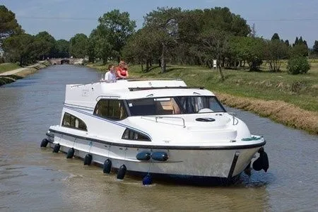 Rent a 13.25m 2 Cabin House Boat in Le Mas d'Agenais