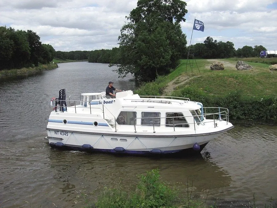 9m Le Mas d'Agenais House Boat Hire