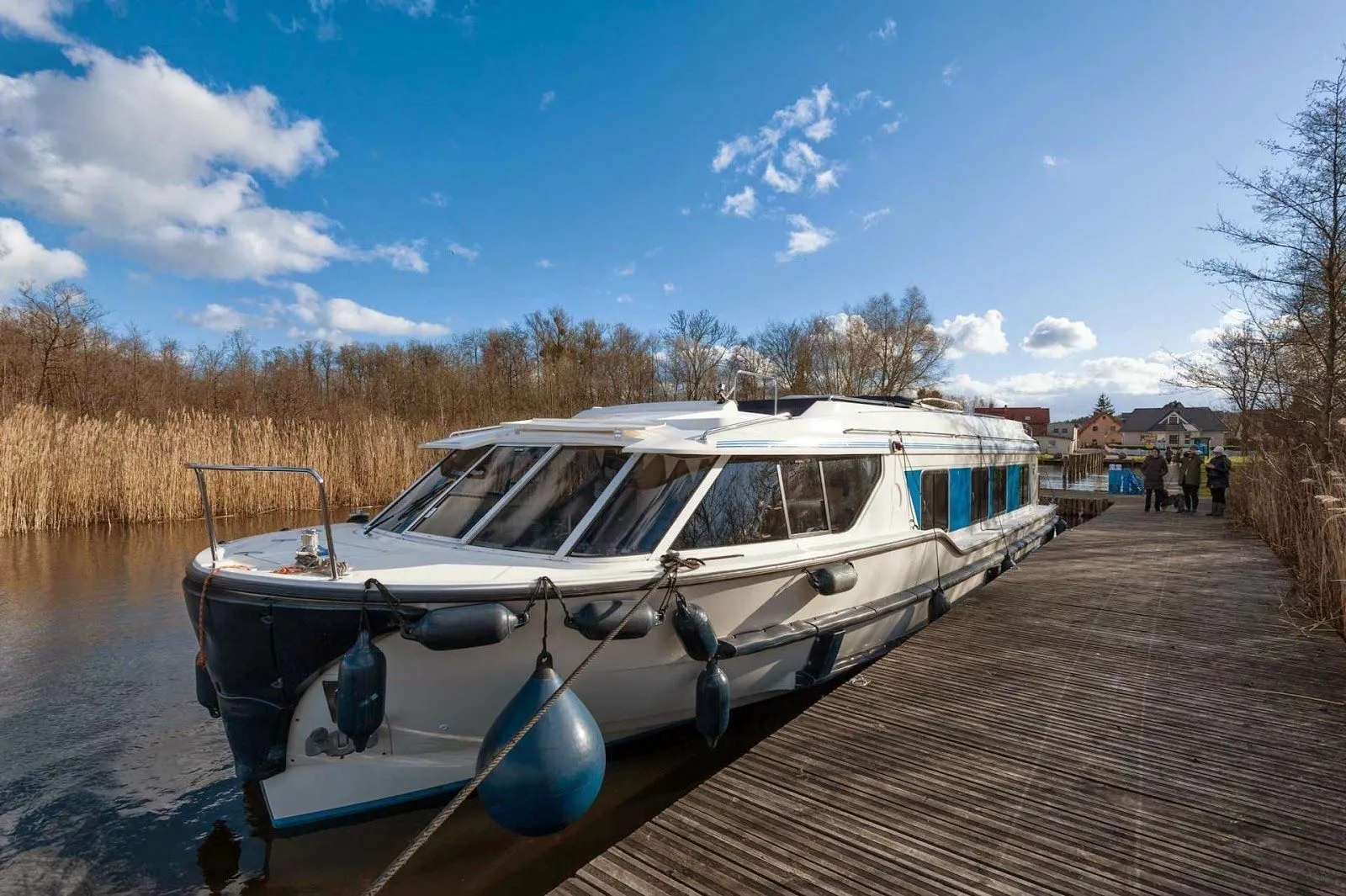 Explore Hindeloopen on a 14.97m Rental Boat