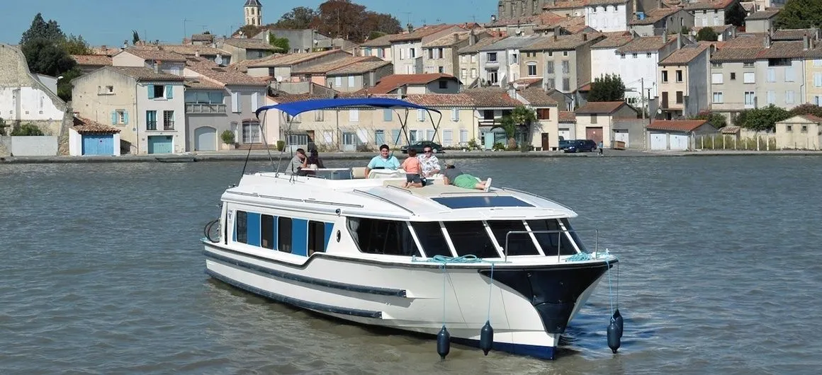 Charter a 14.97m Boat in Portiragnes