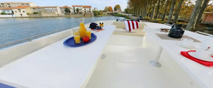 Master Cassafières Charter Boat