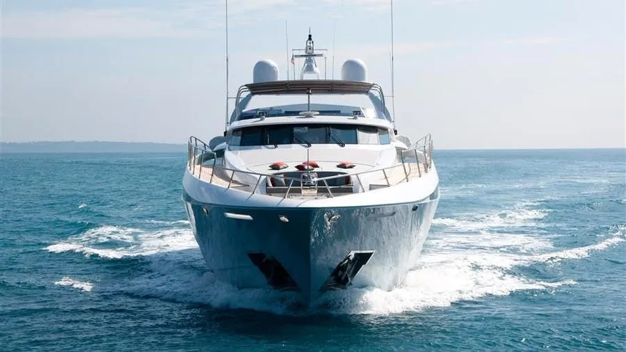 Explore Dubai on a 32.61m Rental Boat