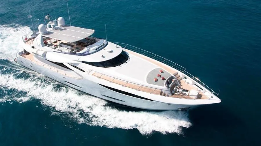 Explore Dubai on a 32.61m Rental Boat