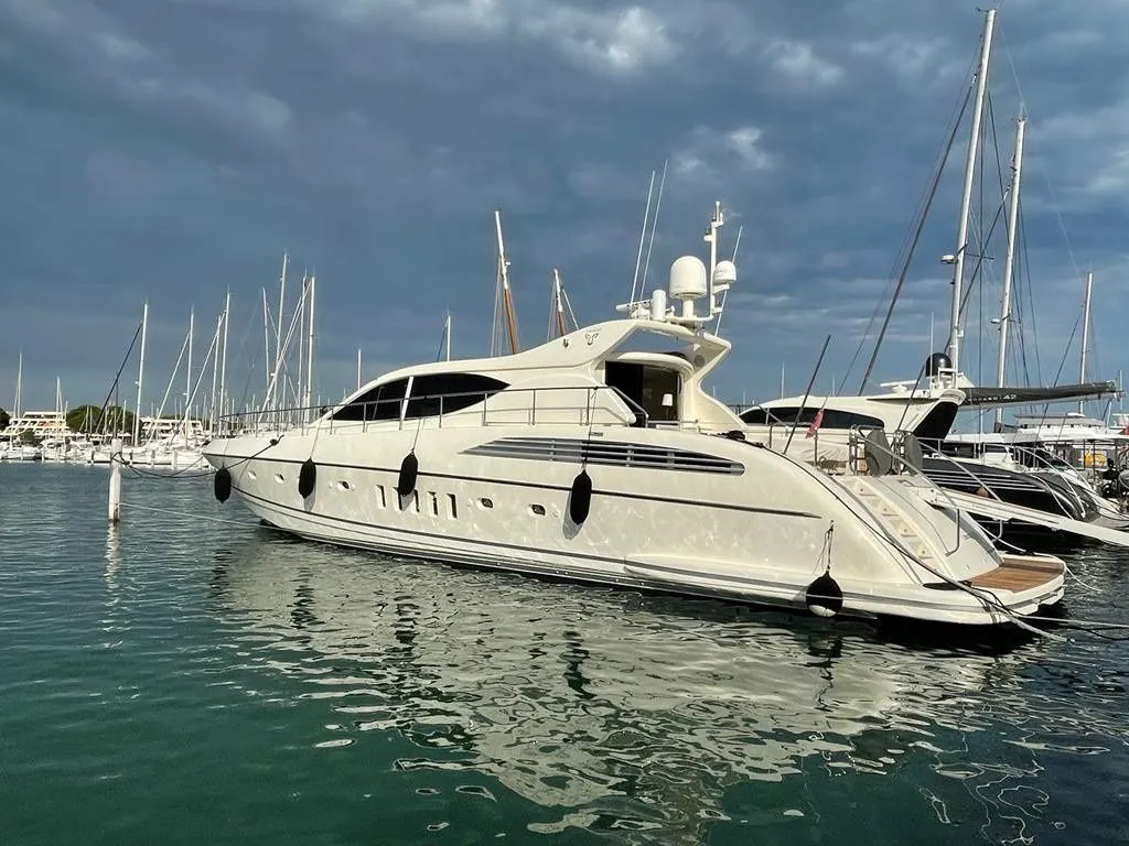 Ola Mona Charter Boat
