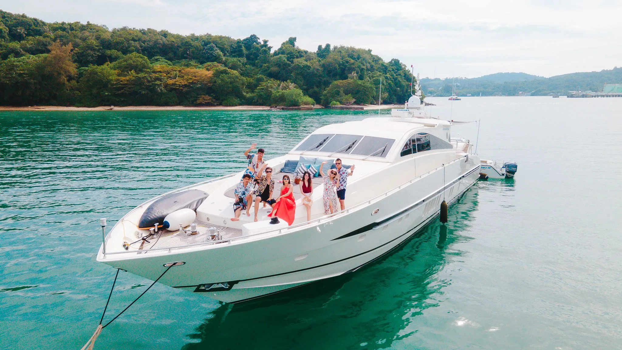 27m Koh Kaew 3 Cabin Motor Yacht Hire