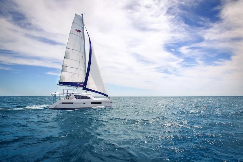 Charter a 11.99m Leopard 40 in Eden Island