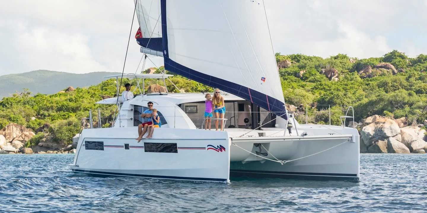 11.99m Pa Klok Leopard 40 Catamaran Hire