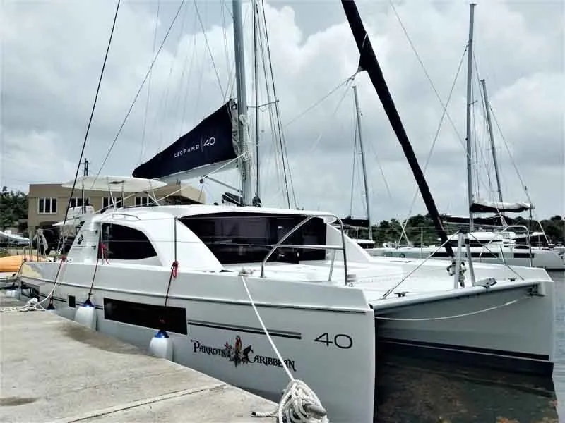 Boot - Charter a 12.2m 4 Cabin Catamaran in Parham Town