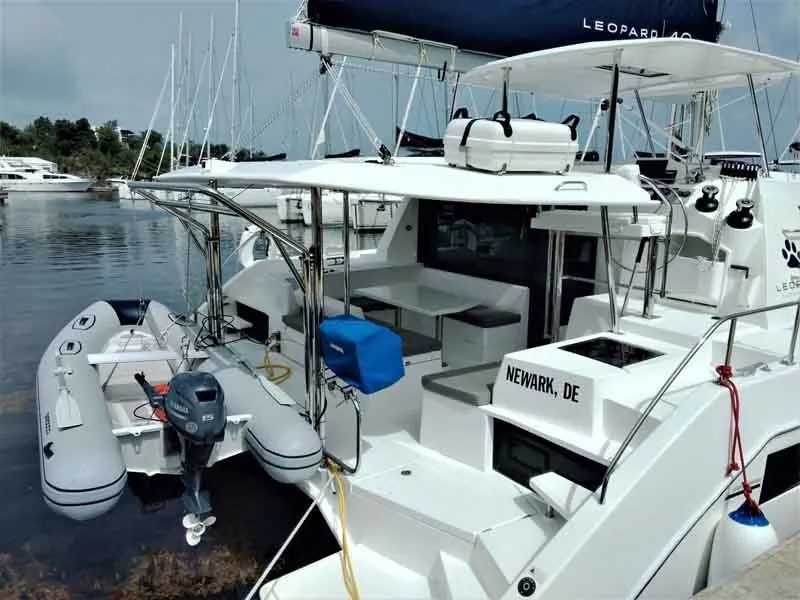 Parrots of the Caribbean Mietboot - 5