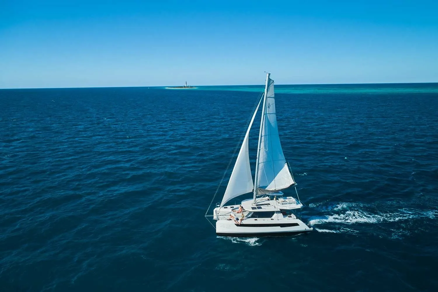 Rent a 12.67m Leopard 42 in Procida