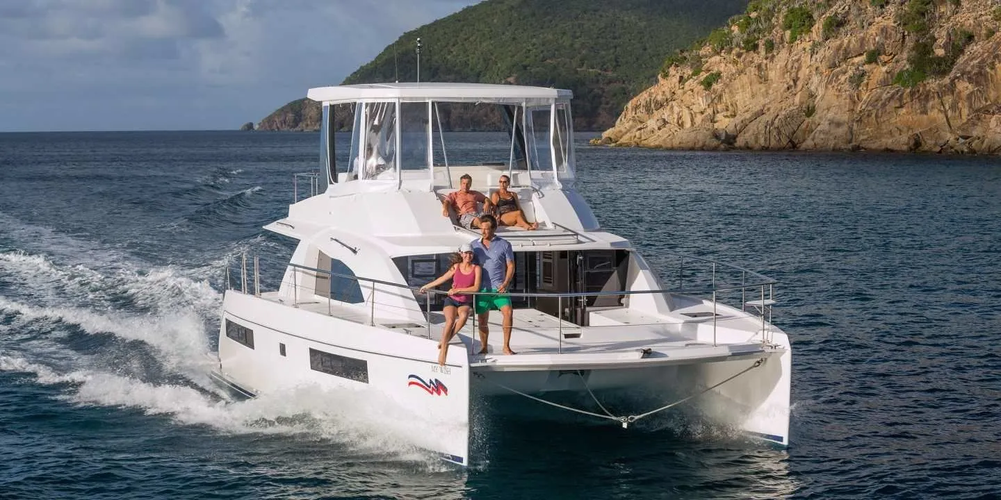 Rent a 13m Leopard 43 PC in Athens