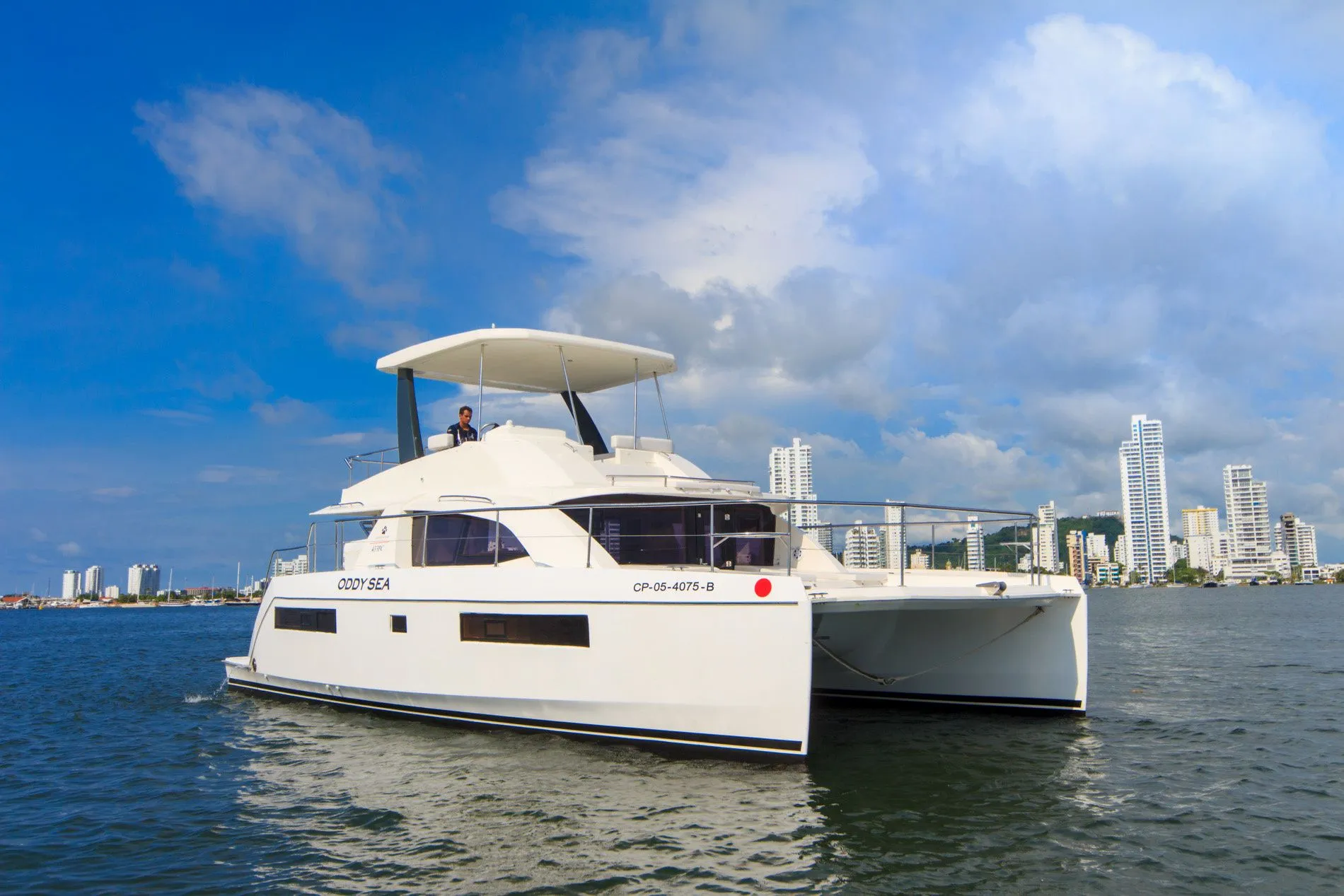 Explore Cartagena de Indias on a 13.1m Rental Power Catamaran Leopard 433