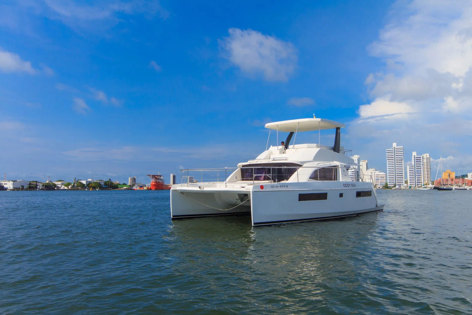 Explore Cartagena de Indias on a 13.1m Rental Power Catamaran Leopard 433