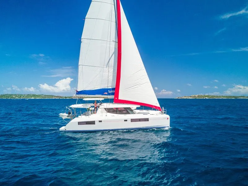 Charter a 13.72m Leopard 45 Catamaran in English Harbour Town