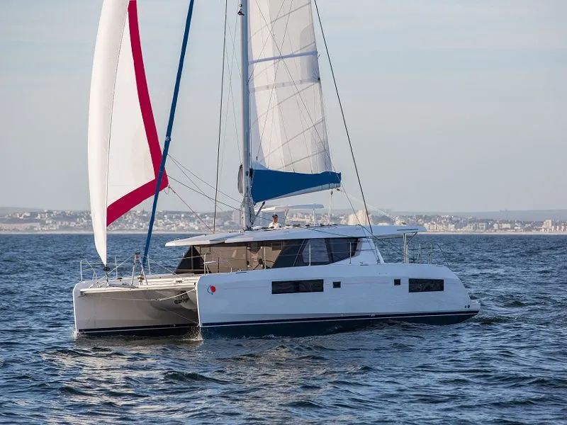 Charter a 13.72m Catamaran in Uturoa