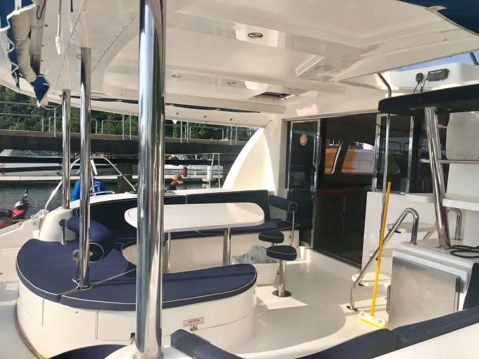 Lanna Charter Boat