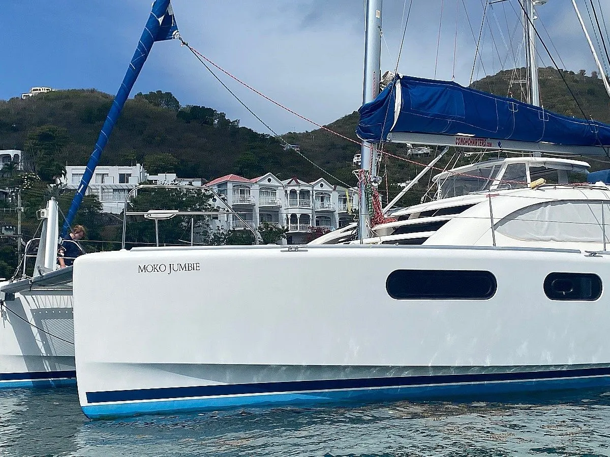 Moko Jumbie Charterboot - 3