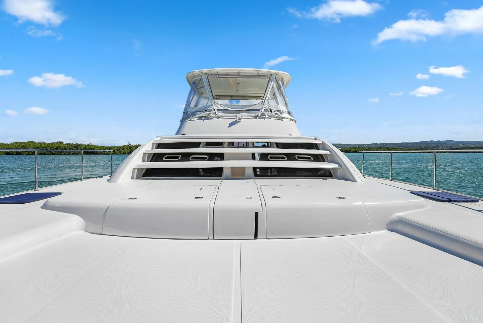 Charter a 14.3m Power Catamaran Leopard 47 in Montego Bay