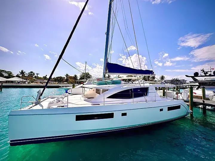 14.75m Downtown Nassau Leopard 48 Catamaran Hire