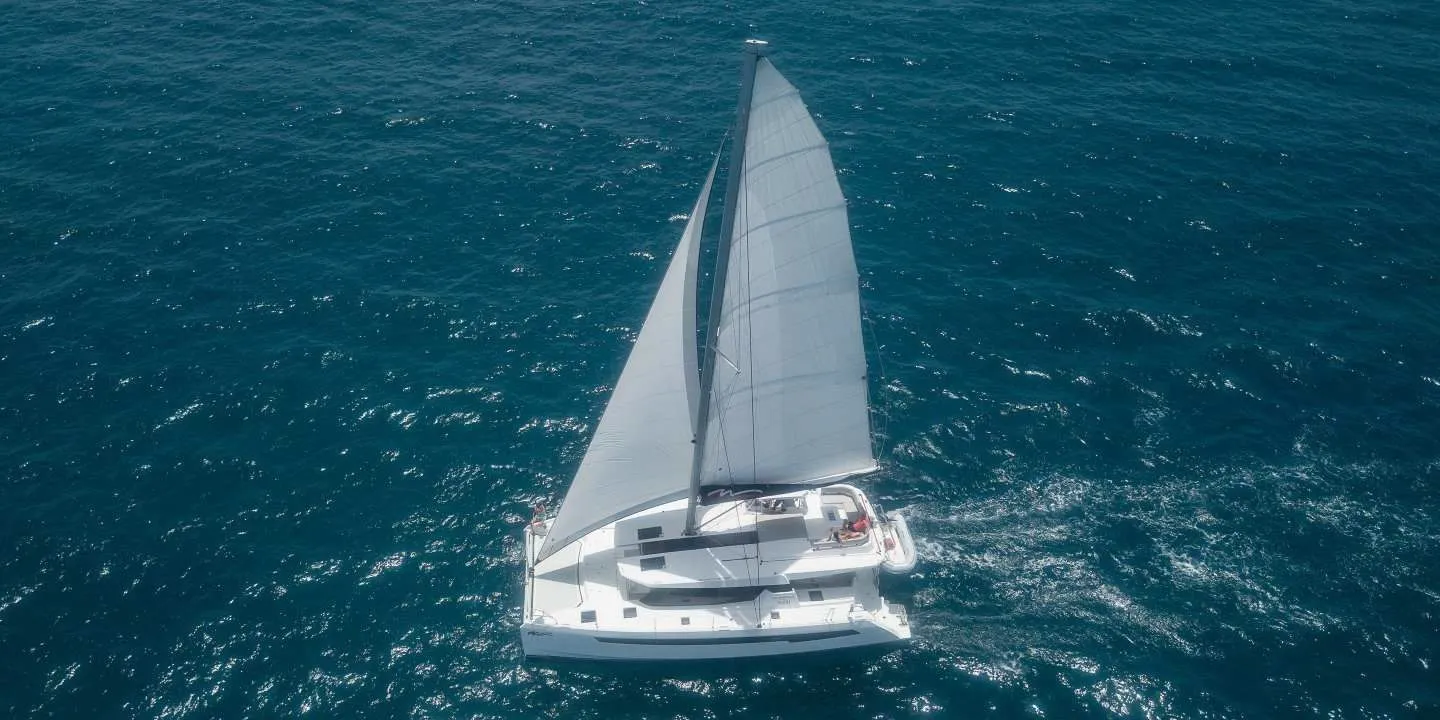 Charter a 15.4m Leopard 50 in Marina
