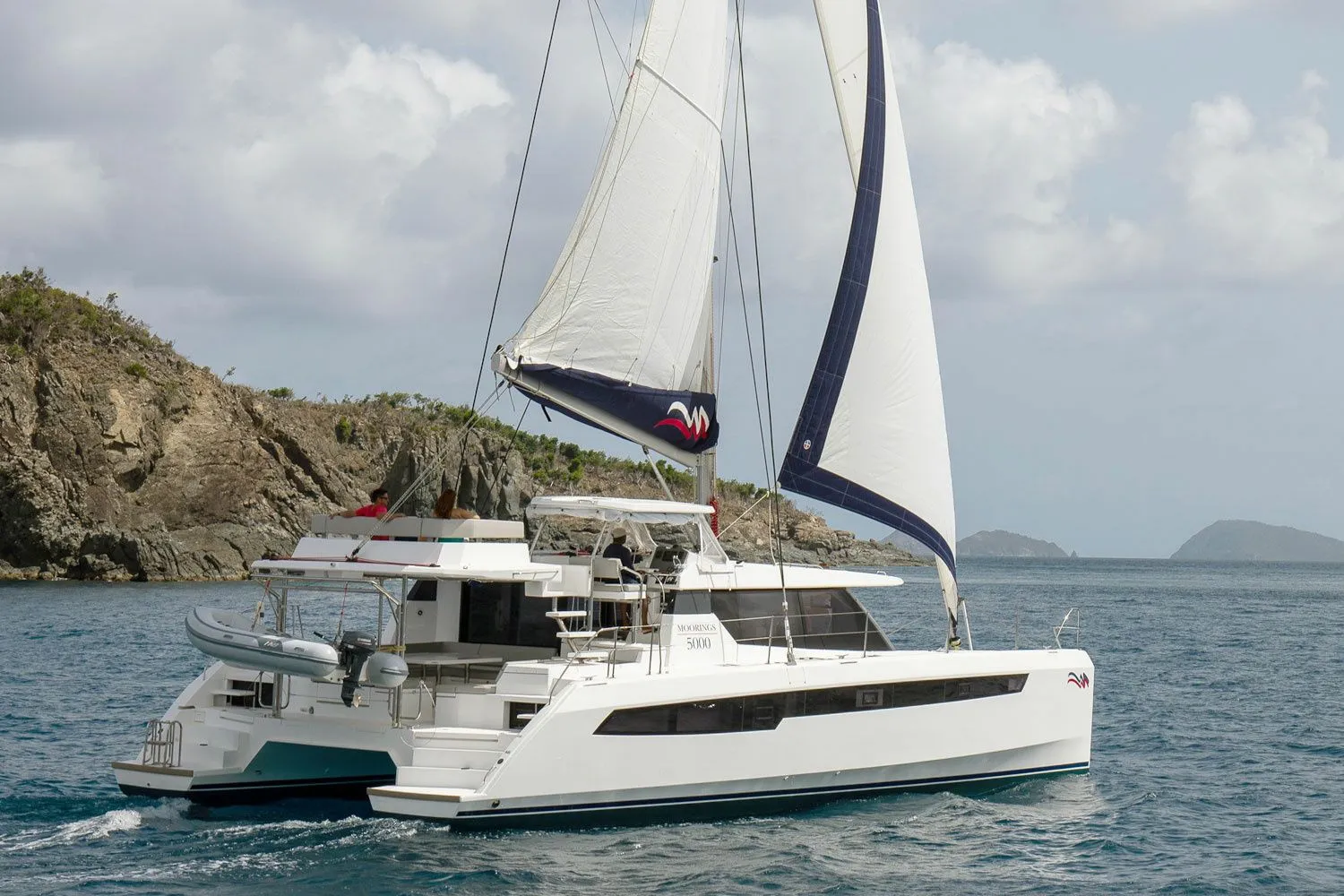 Charter a 15.4m Leopard 50 in Saint-Raphaël