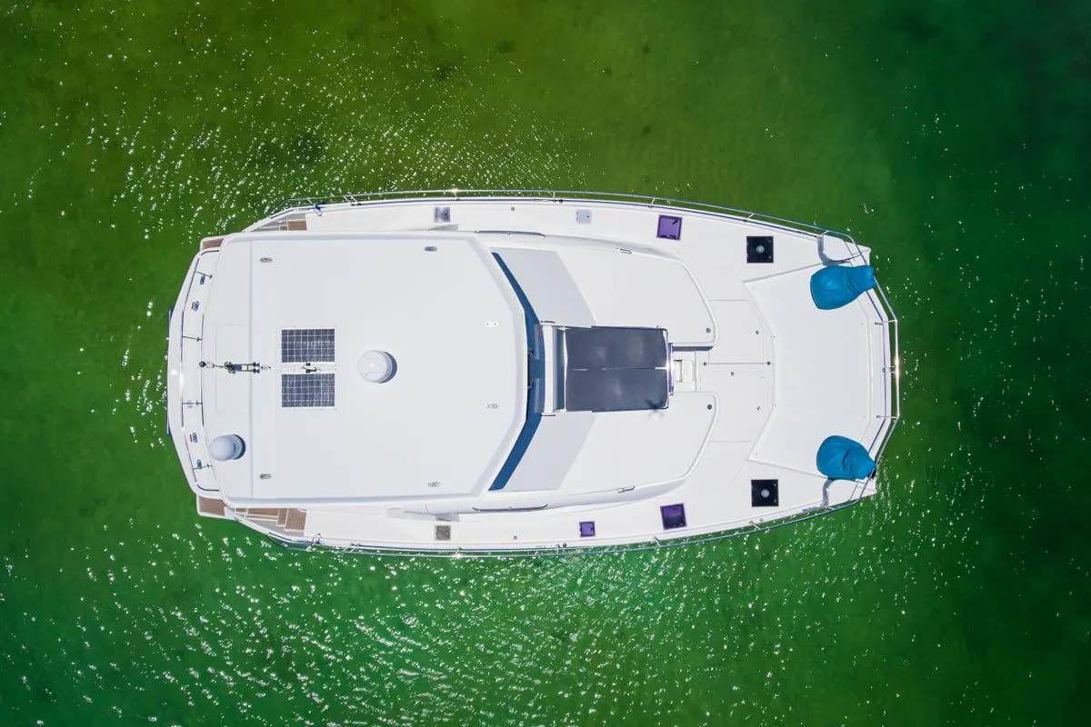 Explore Puerto Aventuras on a 15.54m Rental Catamaran Leopard 51 PC