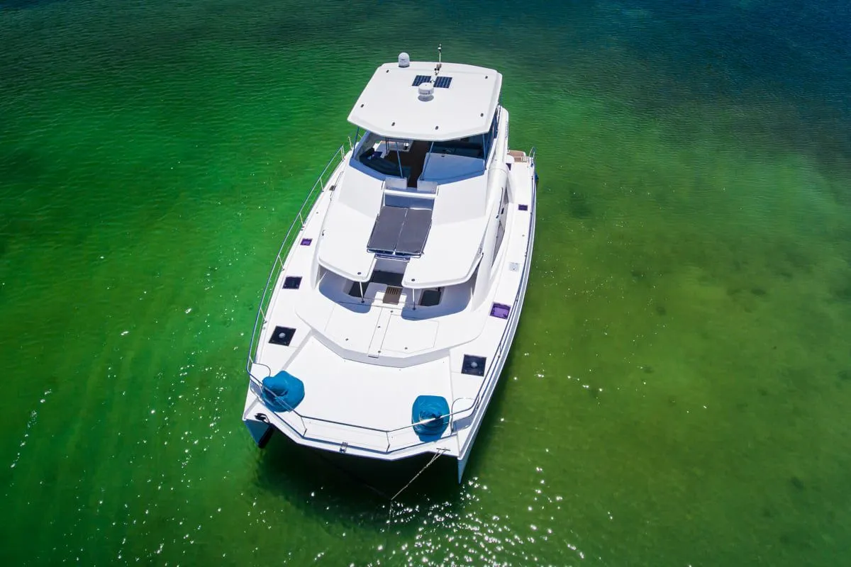Explore Puerto Aventuras on a 15.54m Rental Catamaran Leopard 51 PC