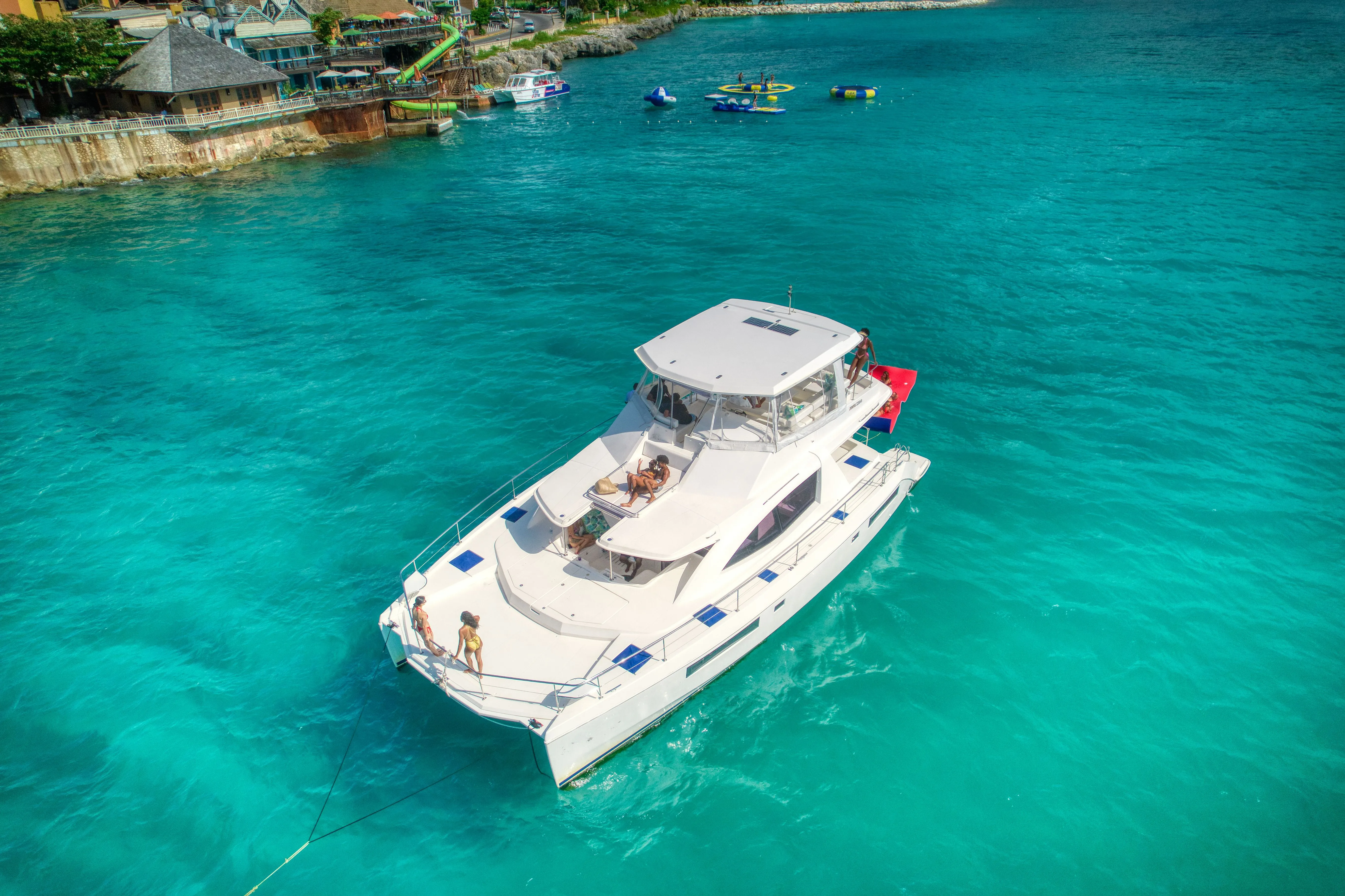 15.55m Montego Bay Power Catamaran Leopard 51 PC Hire