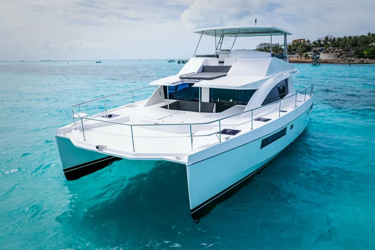 15.54m Cancún Leopard 51 PC Hire