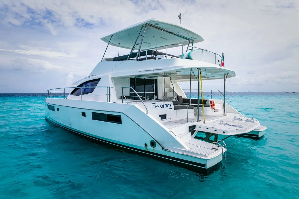 15.54m Cancún Leopard 51 PC Hire