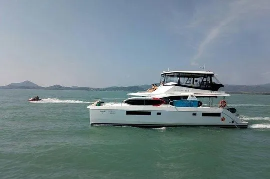 15.5m Chang Wat Phuket 3 Cabin Power Catamaran Hire