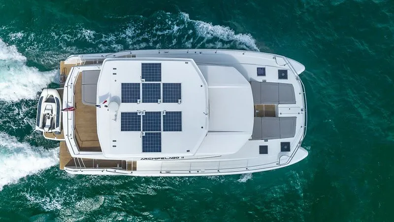 Rent a 18m Power Catamaran Leopard 60 in Miami